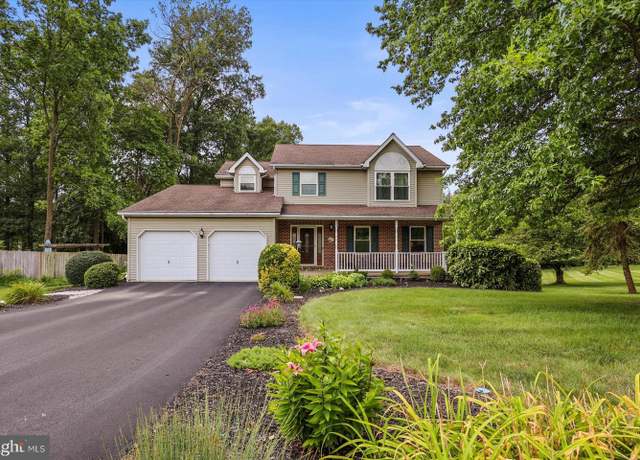 Property at 127 Hershey Cir, Stewartstown, PA 17363, 4 beds, 2.5 baths