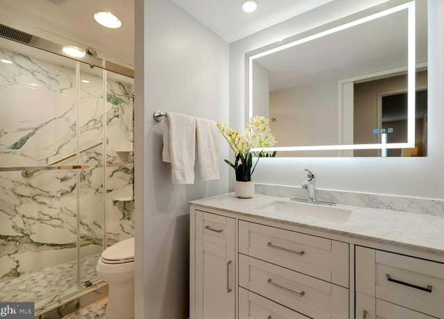 Property at 5904 Mount Eagle Dr #412, Alexandria, VA 22303, 1 bed, 1 bath