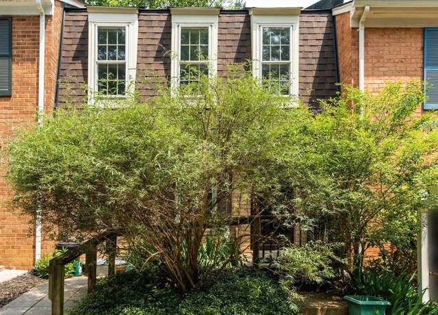 Property at 2308 Horseferry Ct, Reston, VA 20191, 3 beds, 2.5 baths