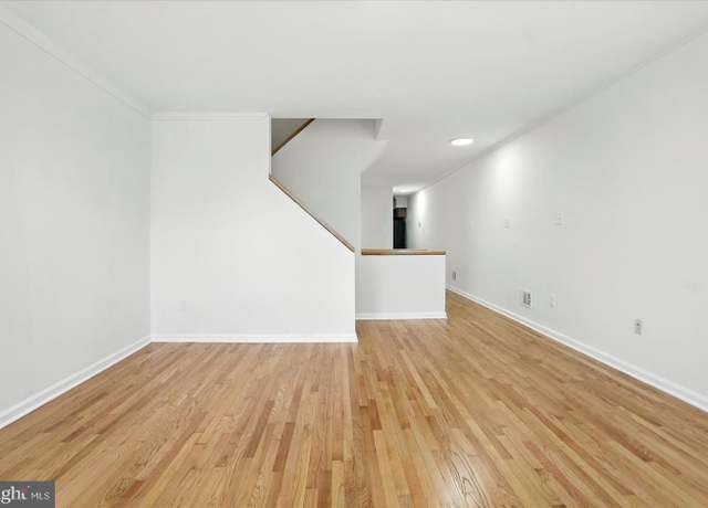 Property at 800 E North Ave, Baltimore, MD 21202, 6 beds, 2 baths