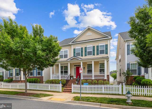 Property at 22767 Sweetspire Dr, Clarksburg, MD 20871, 5 beds, 3.5 baths