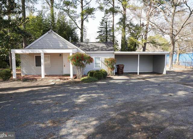 Property at 104 S Camden Ave, Fruitland, MD 21826, 3 beds, 1 bath