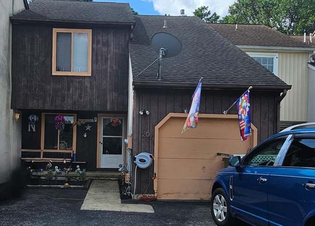Property at 20 Queen Anne Ct, Marlton, NJ 08053, 3 beds, 1.5 baths