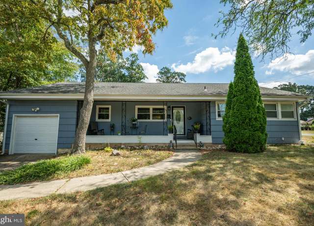 Property at 10 Glen Mawr Dr, Ewing, NJ 08618, 3 beds, 2 baths
