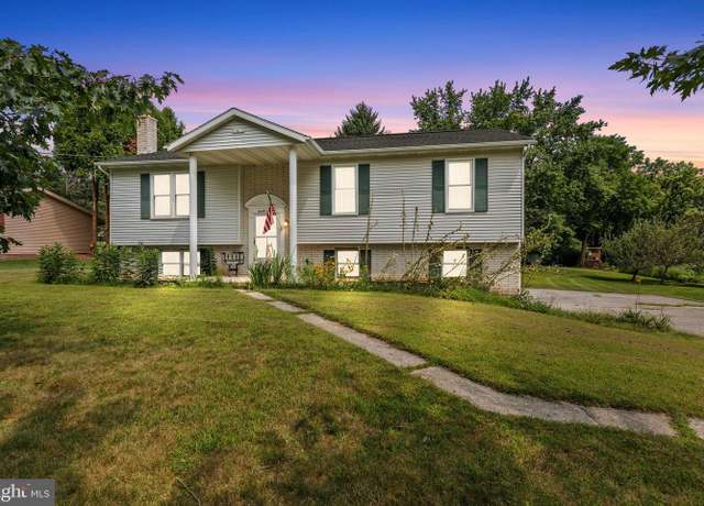 Property at 21 Longstreet Dr, East Berlin, PA 17316, 3 beds, 3 baths