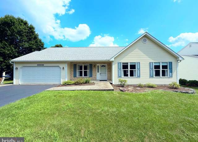 Property at 4160 Hunters Run Blvd, Reading, PA 19606, 2 beds, 1.5 baths