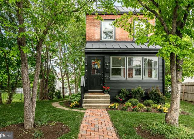 Property at 635 S Matlack St, West Chester, PA 19382, 2 beds, 1 bath
