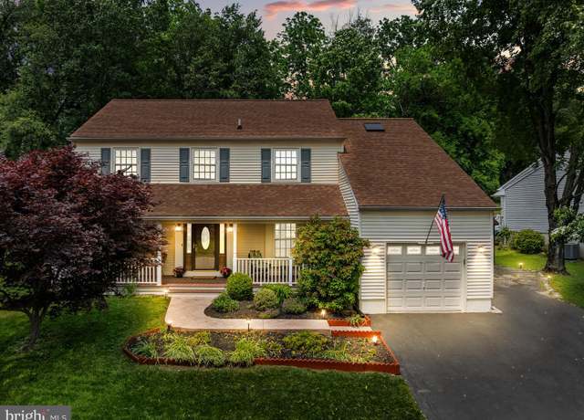 Property at 33 Michael Ln, West Chester, PA 19380, 4 beds, 2.5 baths