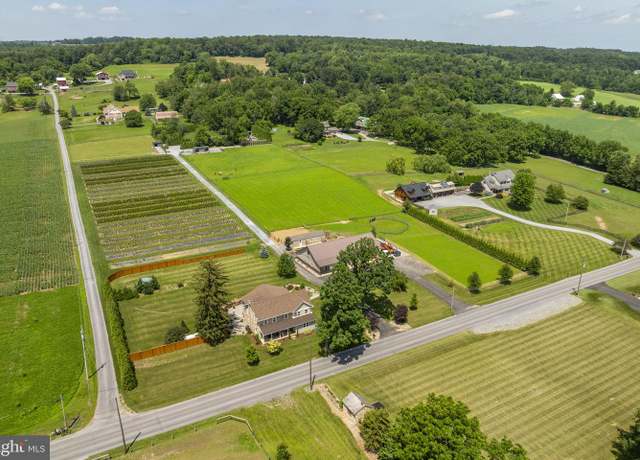 Property at 2271 Valley View Rd, Narvon, PA 17555, 4 beds, 2 baths