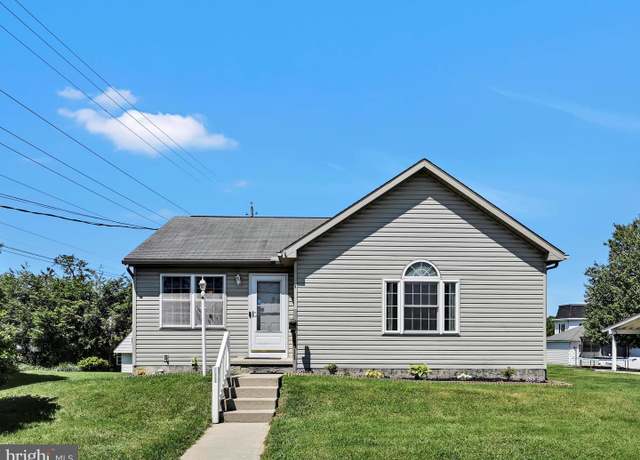 Property at 811 Smith Ave, Lebanon, PA 17042, 2 beds, 2 baths