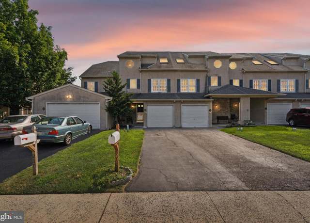 Property at 208 Parkview Dr, Souderton, PA 18964, 4 beds, 2.5 baths