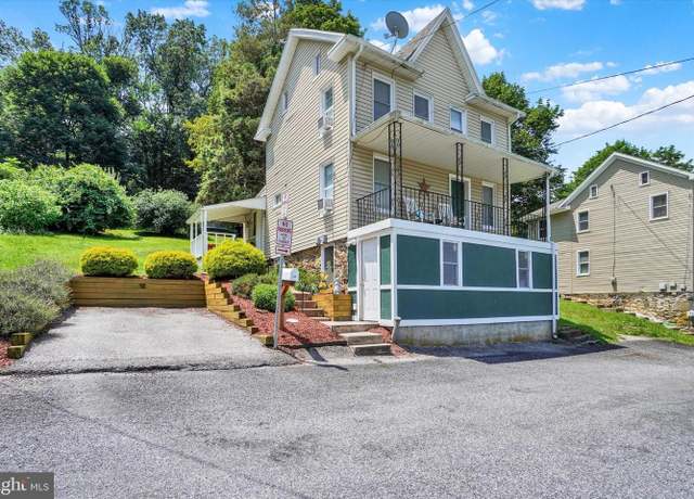 Property at 38 E Pennsylvania Ave, Yoe, PA 17313, 3 beds, 2 baths