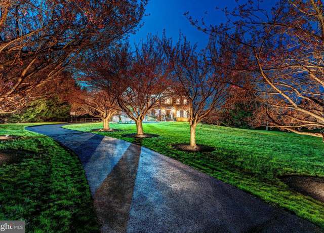 Property at 36685 Whispering Oaks Ct, Purcellville, VA 20132, 5 beds, 4.5 baths
