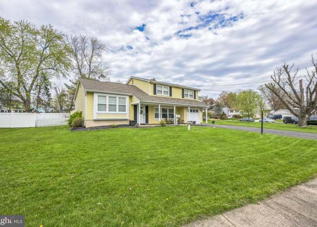 Property at 33 Regent Rd, Cherry Hill, NJ 08003, 4 beds, 1.5 baths