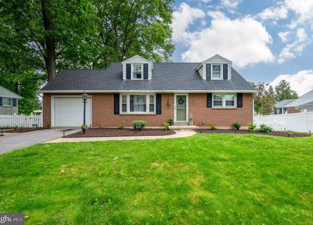 Property at 35 Cedarwood Rd, Reading, PA 19610, 4 beds, 2 baths