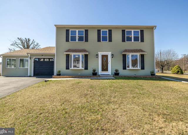 Property at 2205 Lillian Dr, Bensalem, PA 19020, 4 beds, 2.5 baths