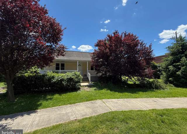 Property at 1120 Mae St, Hummelstown, PA 17036, 4 beds, 1 bath