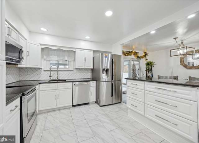 Property at 326 Francis Dr, Havertown, PA 19083, 4 beds, 3.5 baths