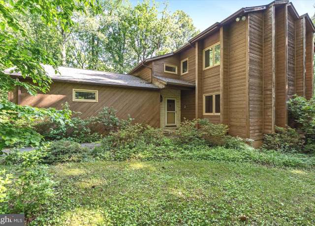 Property at 112 Old Forest Cir, Winchester, VA 22602, 4 beds, 2.5 baths