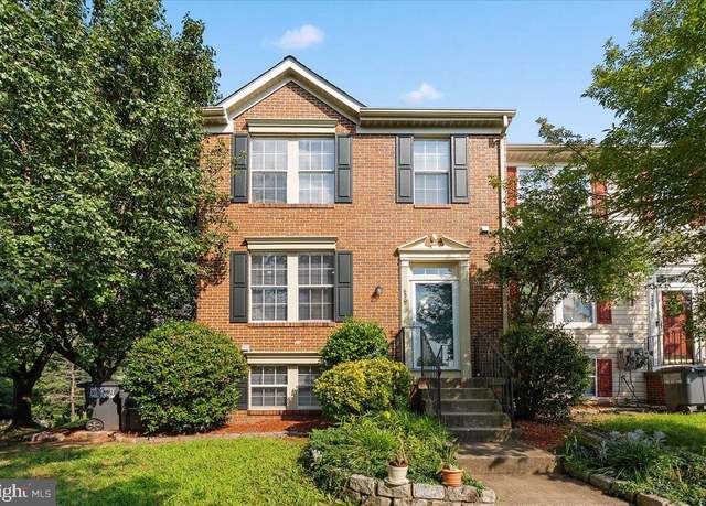 Property at 6201 Bella Dr, Centreville, VA 20121, 4 beds, 3.5 baths