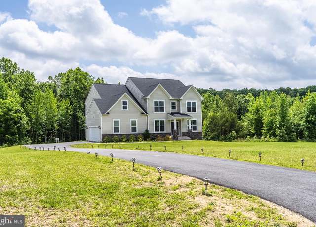 Property at 7802 Shawmont Rd, Fredericksburg, VA 22407, 5 beds, 4 baths