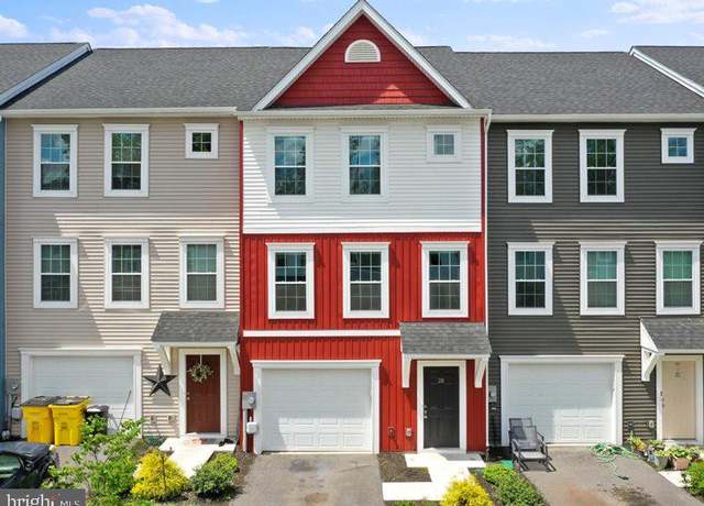 Property at 26 Pantaneiro Pl, Martinsburg, WV 25404, 3 beds, 2.5 baths