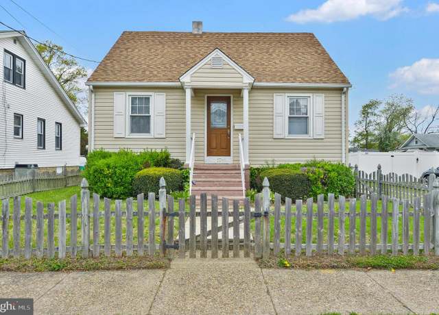 Property at 17 University Ave, Gloucester City, NJ 08030, 3 beds, 1 bath