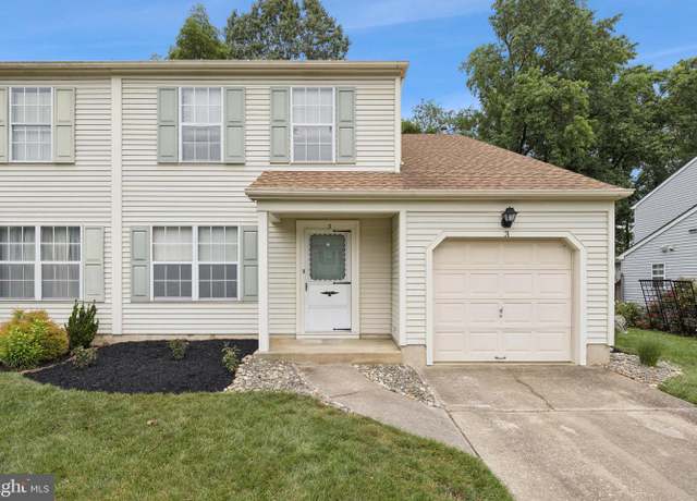 Property at 3 Woodmill Dr, Clementon, NJ 08021, 3 beds, 2.5 baths