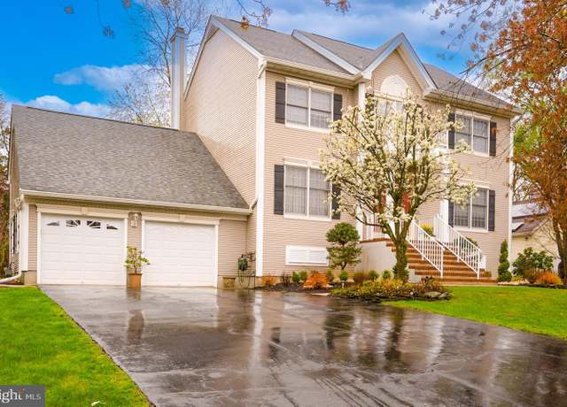 Property at 6 Foxhill Run, Monmouth Junction, NJ 08852, 4 beds, 2.5 baths