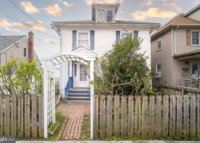 Property at 718 Linden Ave, Hanover, PA 17331, 3 beds, 1 bath