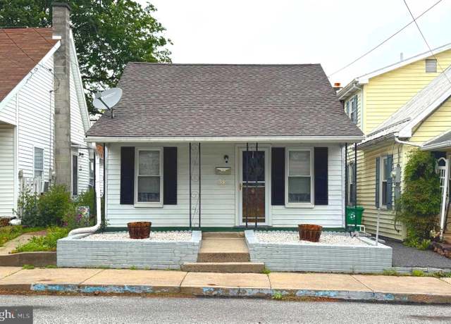 Property at 55 F St, Carlisle, PA 17013, 2 beds, 1 bath