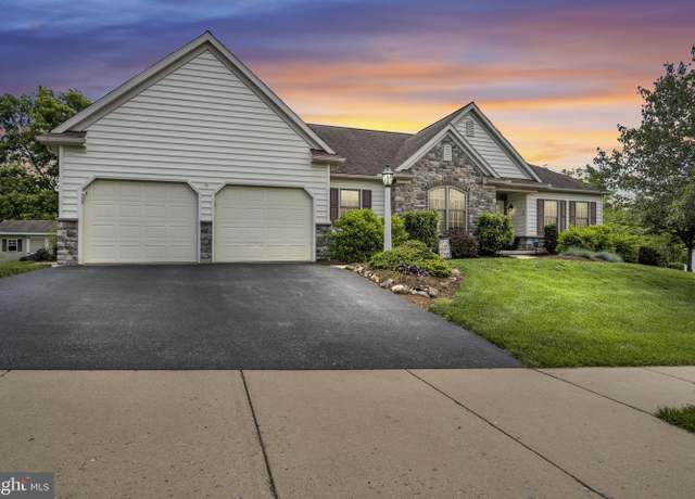 Property at 7037 Kendale Dr, Harrisburg, PA 17111, 4 beds, 2.5 baths