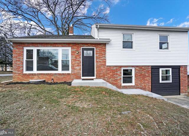 Property at 51 E Crestlyn Dr, York, PA 17402, 4 beds, 2 baths