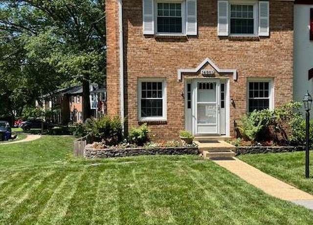 Property at 14861 Lambeth Sq, Centreville, VA 20120, 3 beds, 2.5 baths