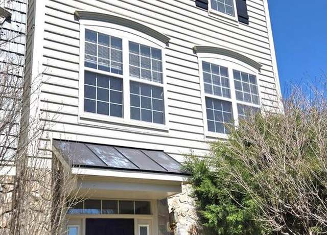 Property at 701 Redgate Ln, Woodbridge, VA 22191, 3 beds, 3 baths