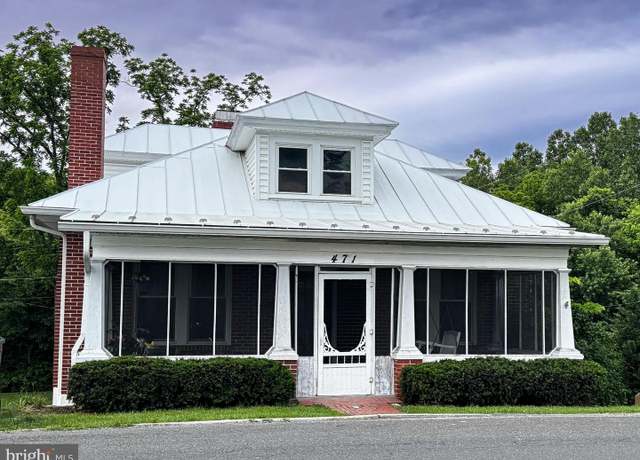Property at 471 N Massanutten St, Strasburg, VA 22657, 3 beds, 2.5 baths