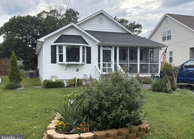 Property at 527 Monroe Bay Ave, Colonial Beach, VA 22443, 3 beds, 2 baths
