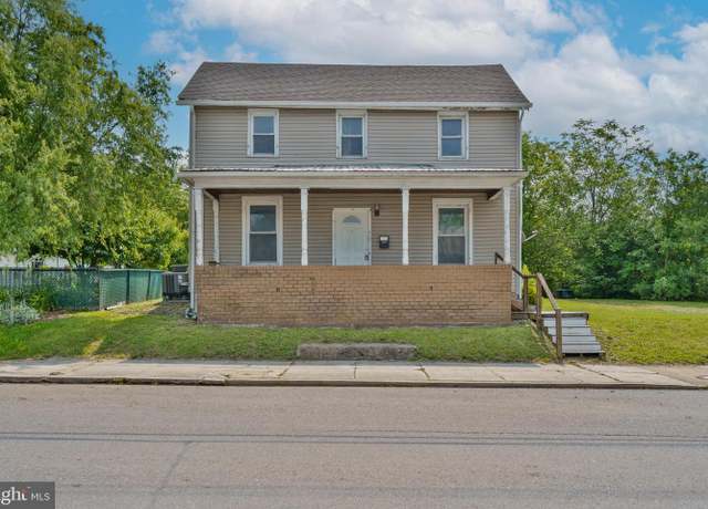 Property at 111 N High St, Martinsburg, WV 25404, 3 beds, 2 baths