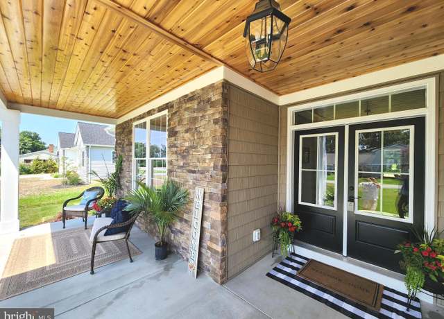 Property at 323 Queen Anne Club Dr, Stevensville, MD 21666, 4 beds, 3.5 baths