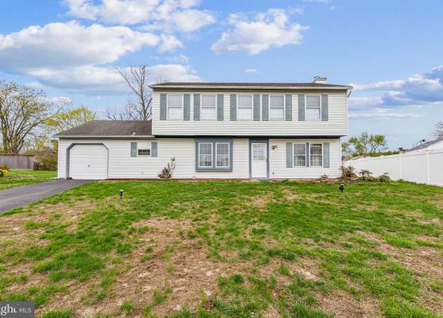 Property at 5 Grayson Ct, Marlton, NJ 08053, 4 beds, 2.5 baths