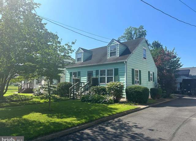 Property at 1205 Newport Rd, Bristol, PA 19007, 3 beds, 2 baths