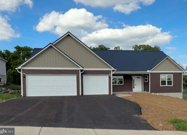 Property at 154 Saffron Blvd, Centre Hall, PA 16828, 3 beds, 3.5 baths