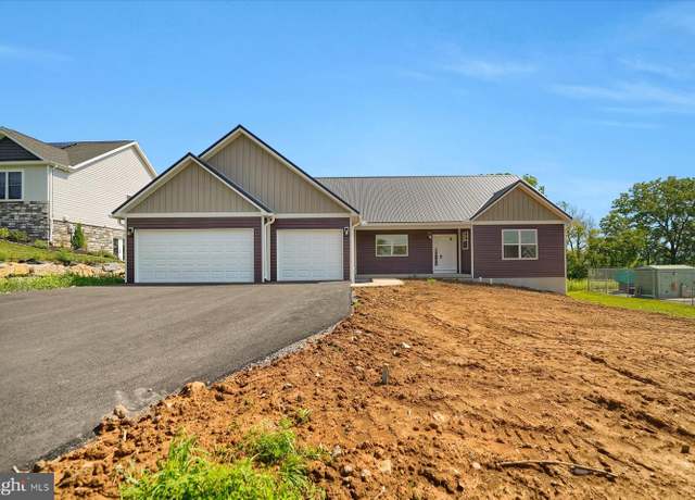Property at 154 Saffron Blvd, Centre Hall, PA 16828, 3 beds, 3.5 baths