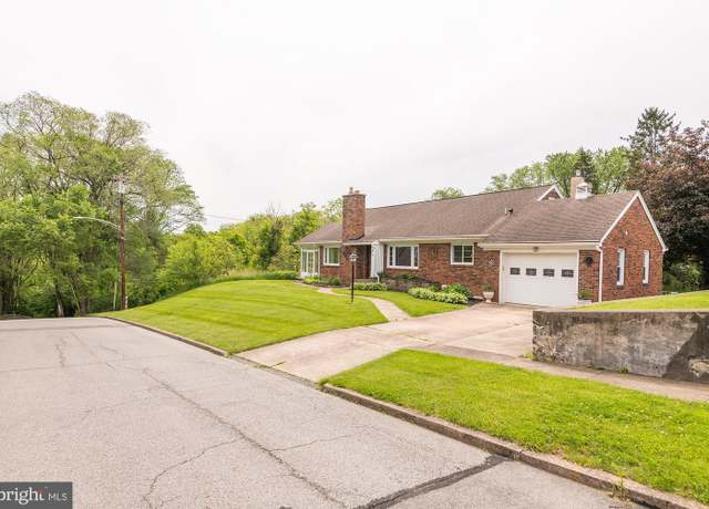 Property at 724 E Curtin St, Bellefonte, PA 16823, 4 beds, 2 baths