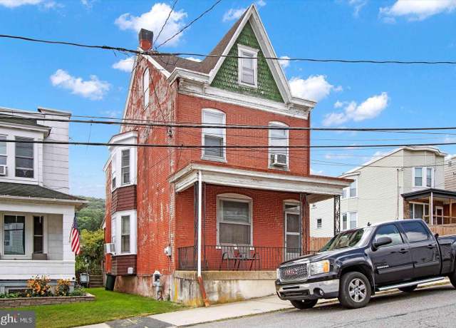 Property at 1751 West End Ave, Pottsville, PA 17901, 4 beds, 1.5 baths