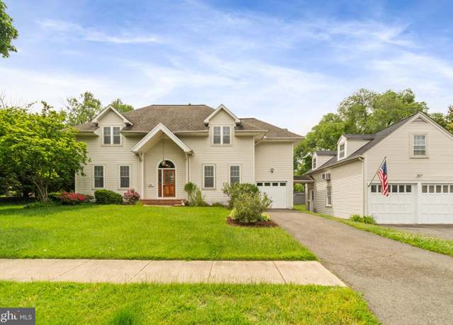 Property at 600 Grace St, Herndon, VA 20170, 6 beds, 4.5 baths