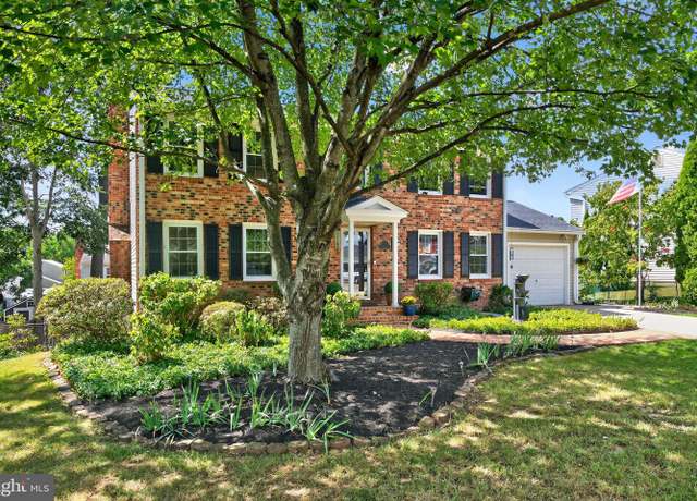 Property at 7620 Trail Run Rd, Falls Church, VA 22042, 4 beds, 3 baths