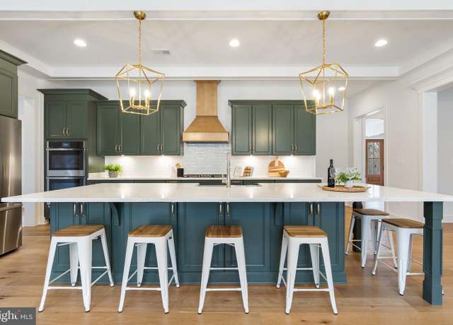 Property at 35435 Appalachian Trail Rd, Round Hill, VA 20141, 4 beds, 5.5 baths