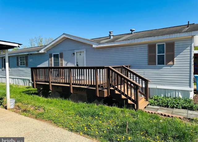 Property at 7407 Peppertree Ln, Manassas Park, VA 20111, 3 beds, 2 baths
