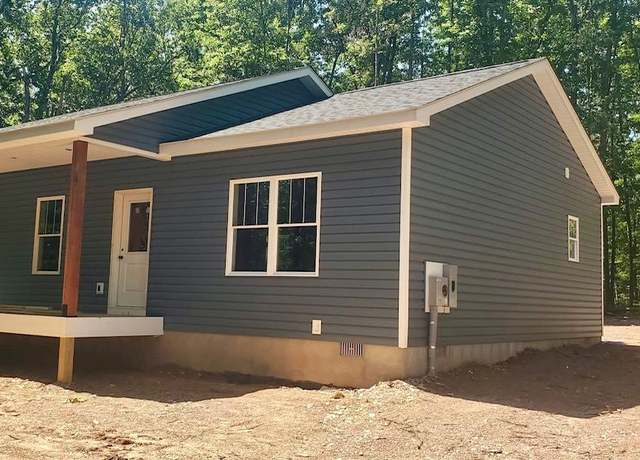 Property at 254 Green Oak Ln, Berkeley Springs, WV 25411, 3 beds, 2 baths